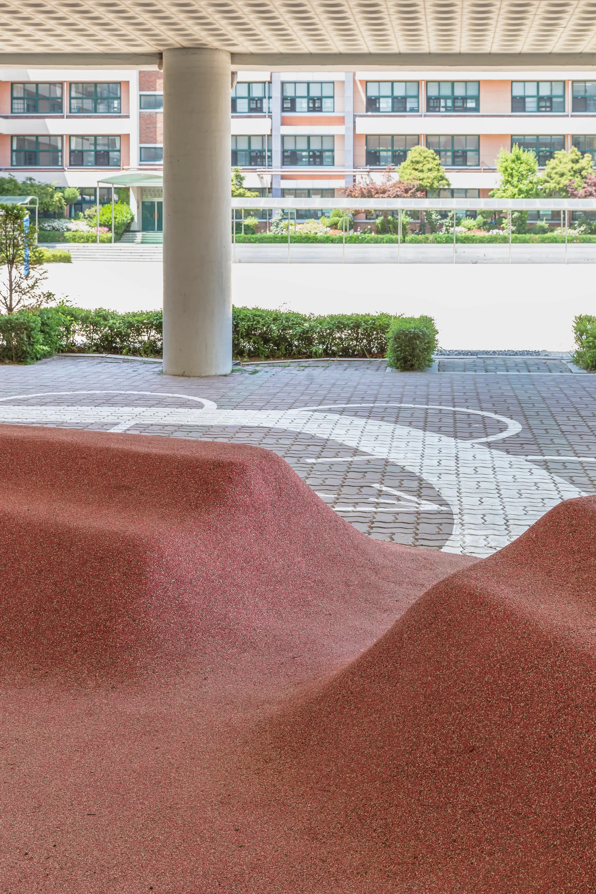 꿈을 담은 놀이터 / 서울 신영초