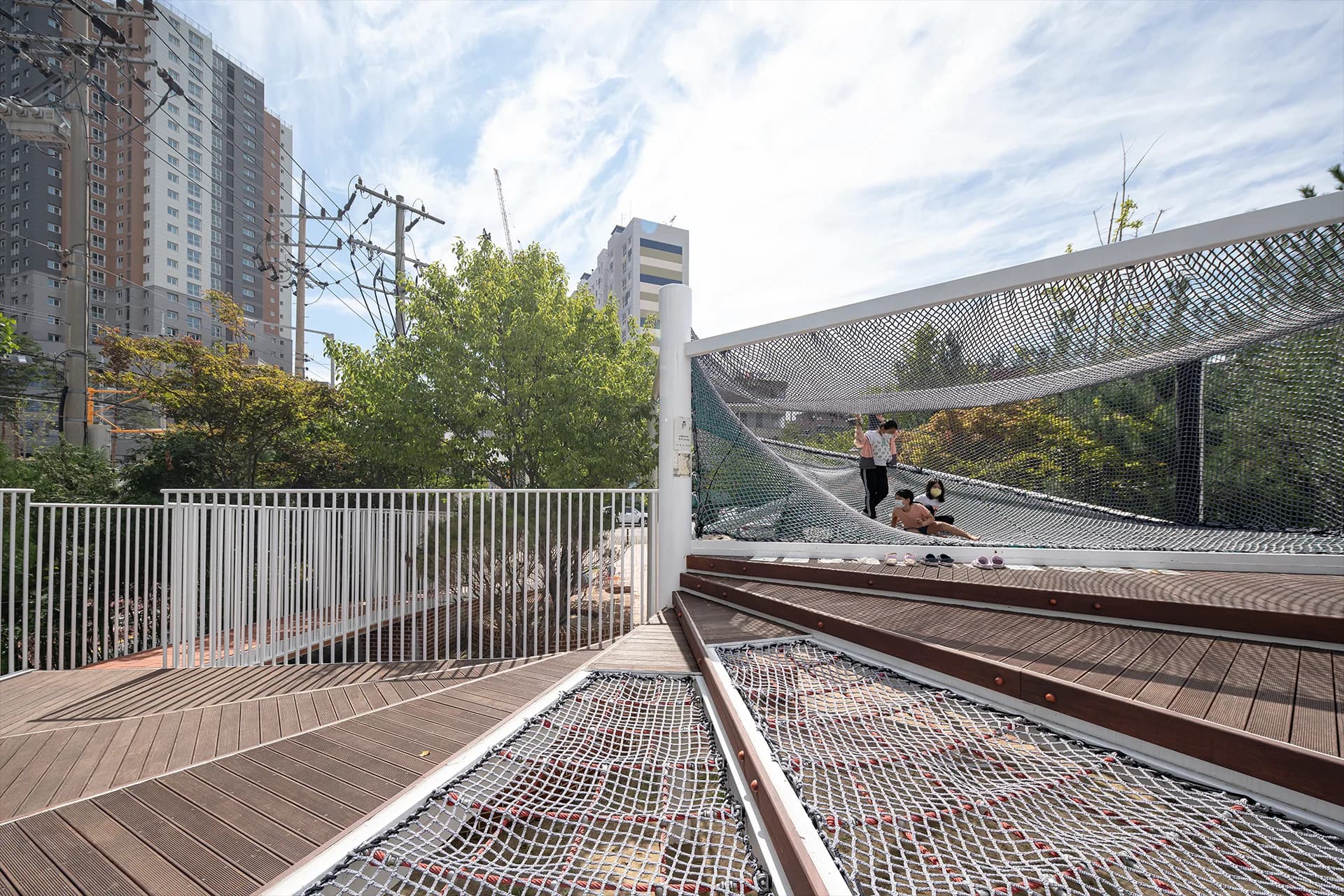 꿈을 담은 놀이터 / 고척초등학교